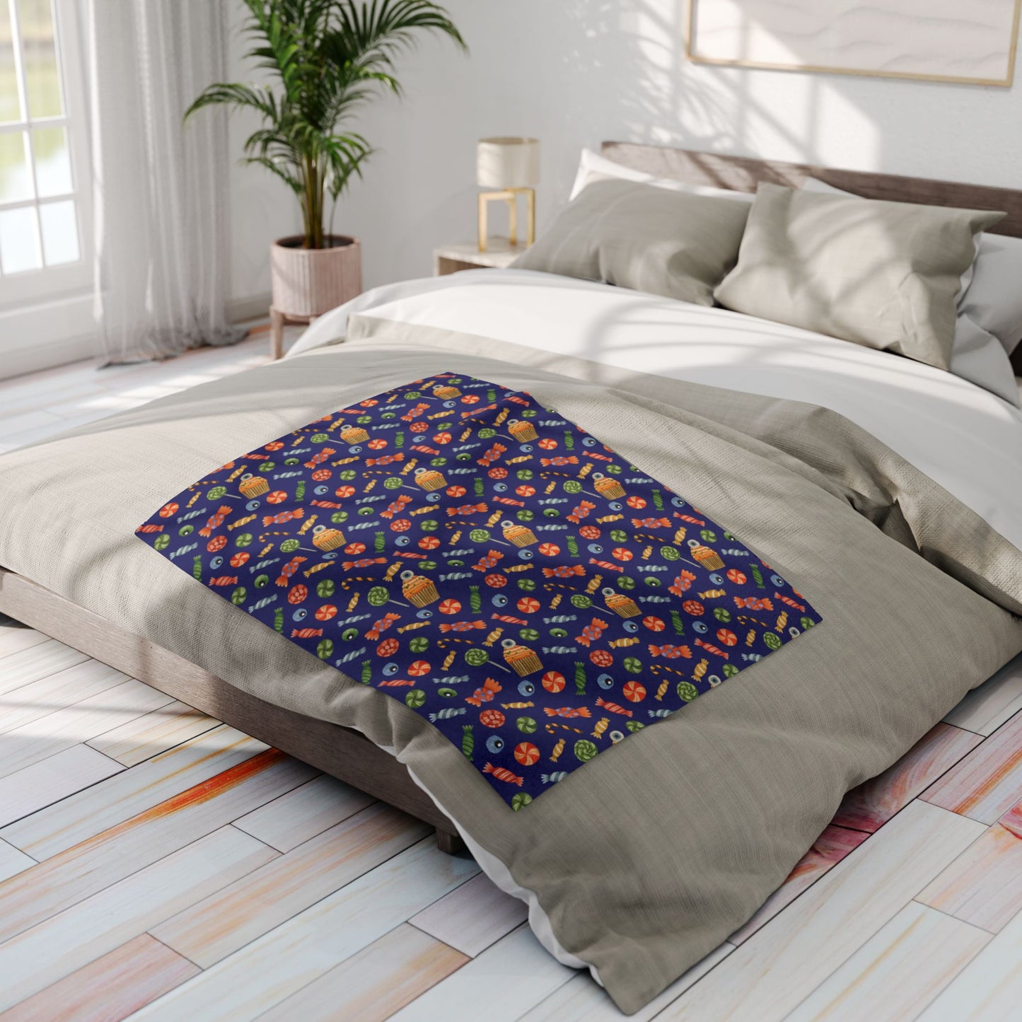 Halloween Candy Fleece Blanket – Cozy Spooky Throw for Fall Nights